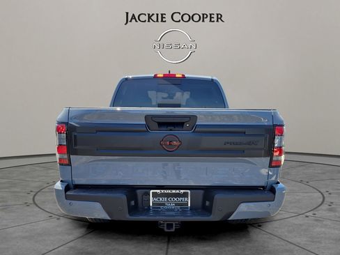 New 2025 Nissan Frontier PRO-4X w/ Pro Convenience Package image 4