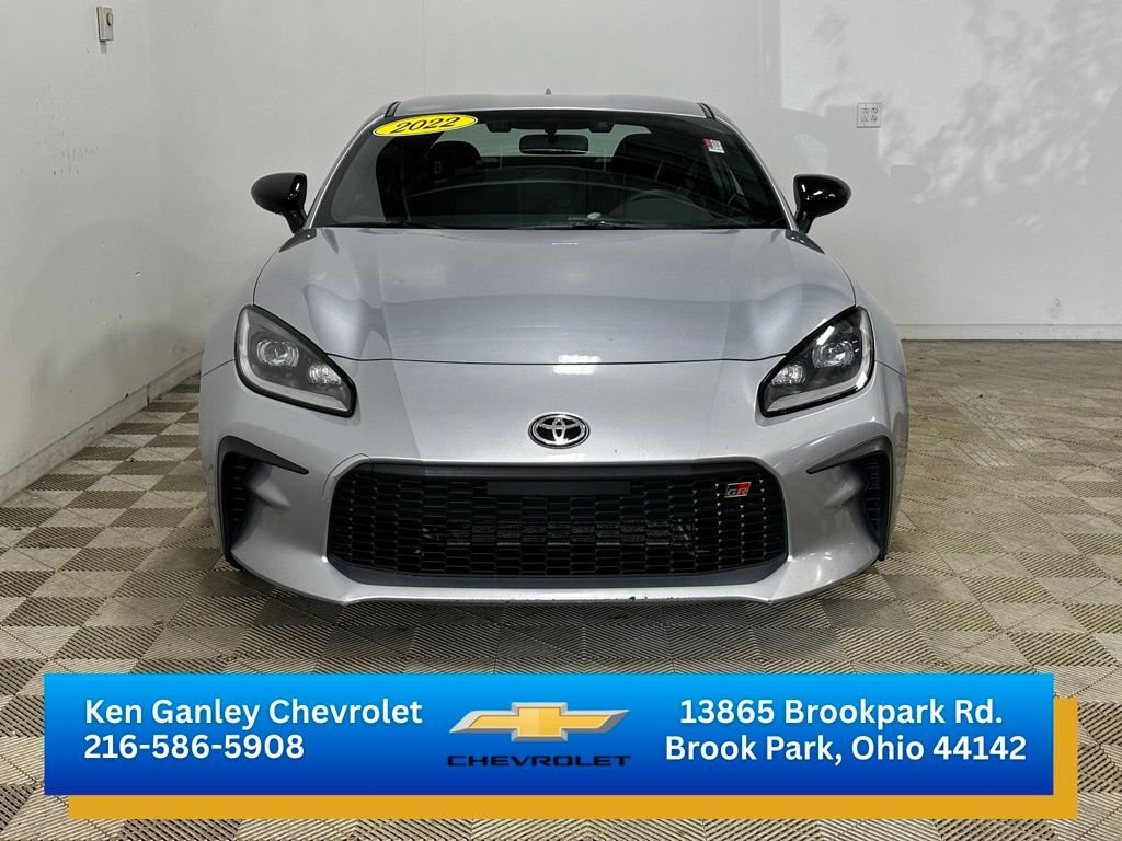 Used 2022 Toyota GR86 w/ ALL Weather Mat Package (TMS) RWD image 2