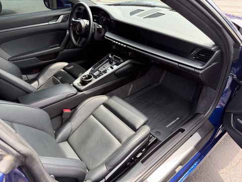 Used 2021 Porsche 911 Carrera w/ Premium Package RWD image 16