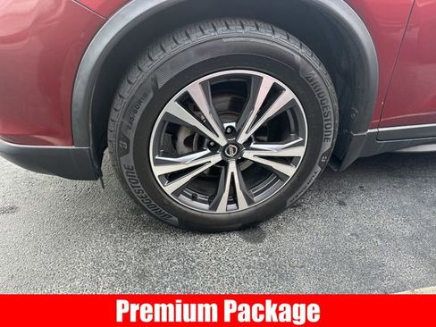 Used 2019 Nissan Rogue SV w/ Premium Package image 4