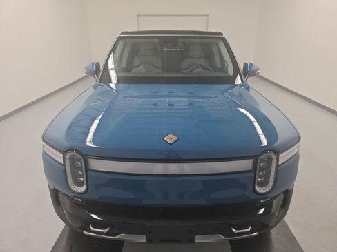 Used 2023 Rivian R1S Adventure AWD/4WD image 8