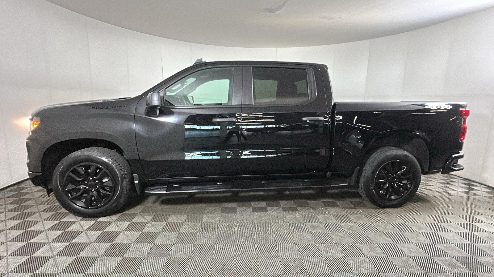 Used 2024 Chevrolet Silverado 1500 Custom w/ LPO, Dark Essentials Package AWD/4WD image 6