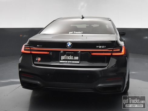 Used 2022 BMW 750i xDrive w/ Luxury Rear Seating Package AWD/4WD image 6