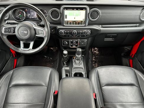 Used 2023 Jeep Wrangler Unlimited Sahara w/ Cold Weather Group image 15