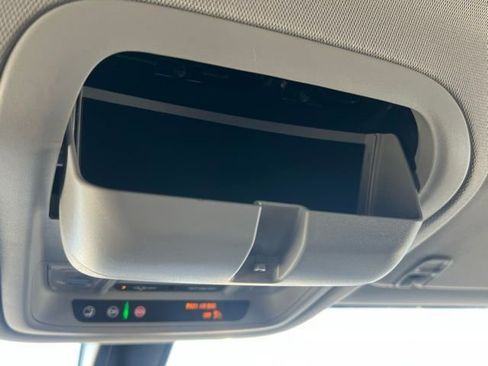 Used 2021 GMC Acadia SLE image 34