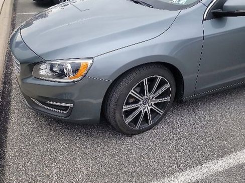 Used 2018 Volvo S60 T5 Inscription AWD/4WD image 4