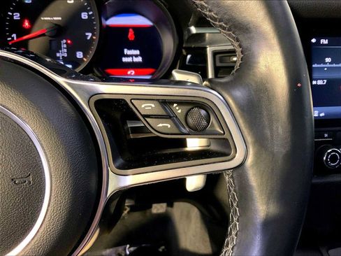 Certified 2017 Porsche Macan image 28
