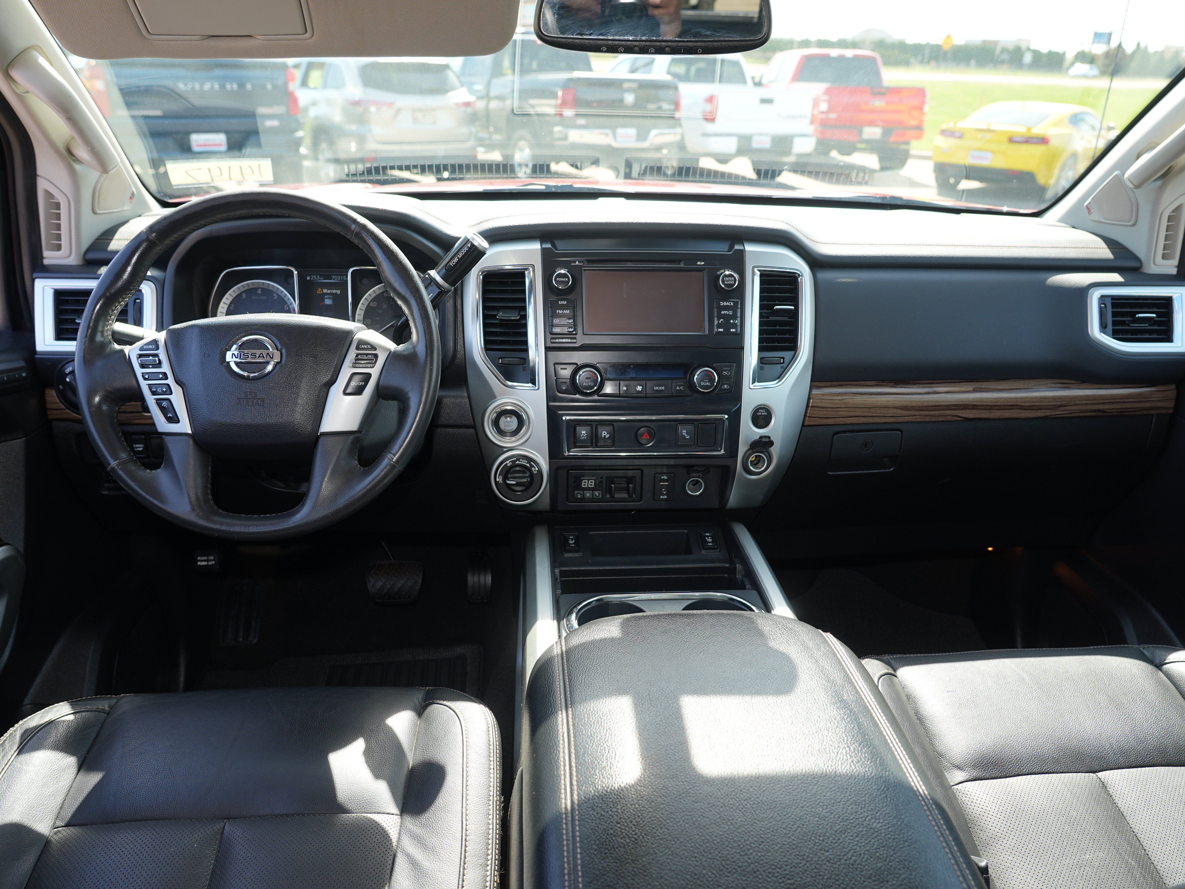 Used 2018 Nissan Titan SL w/ Texas Titan Edition AWD/4WD image 24