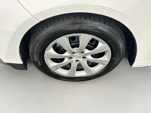 Used 2024 Toyota Corolla LE FWD image 11