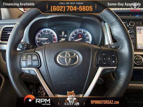 Used 2014 Toyota Highlander Limited Platinum FWD image 12