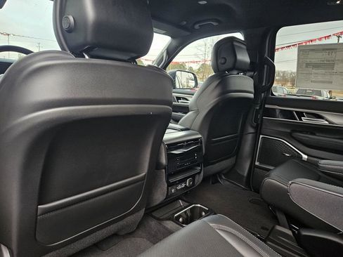 New 2026 Jeep Grand Wagoneer image 30