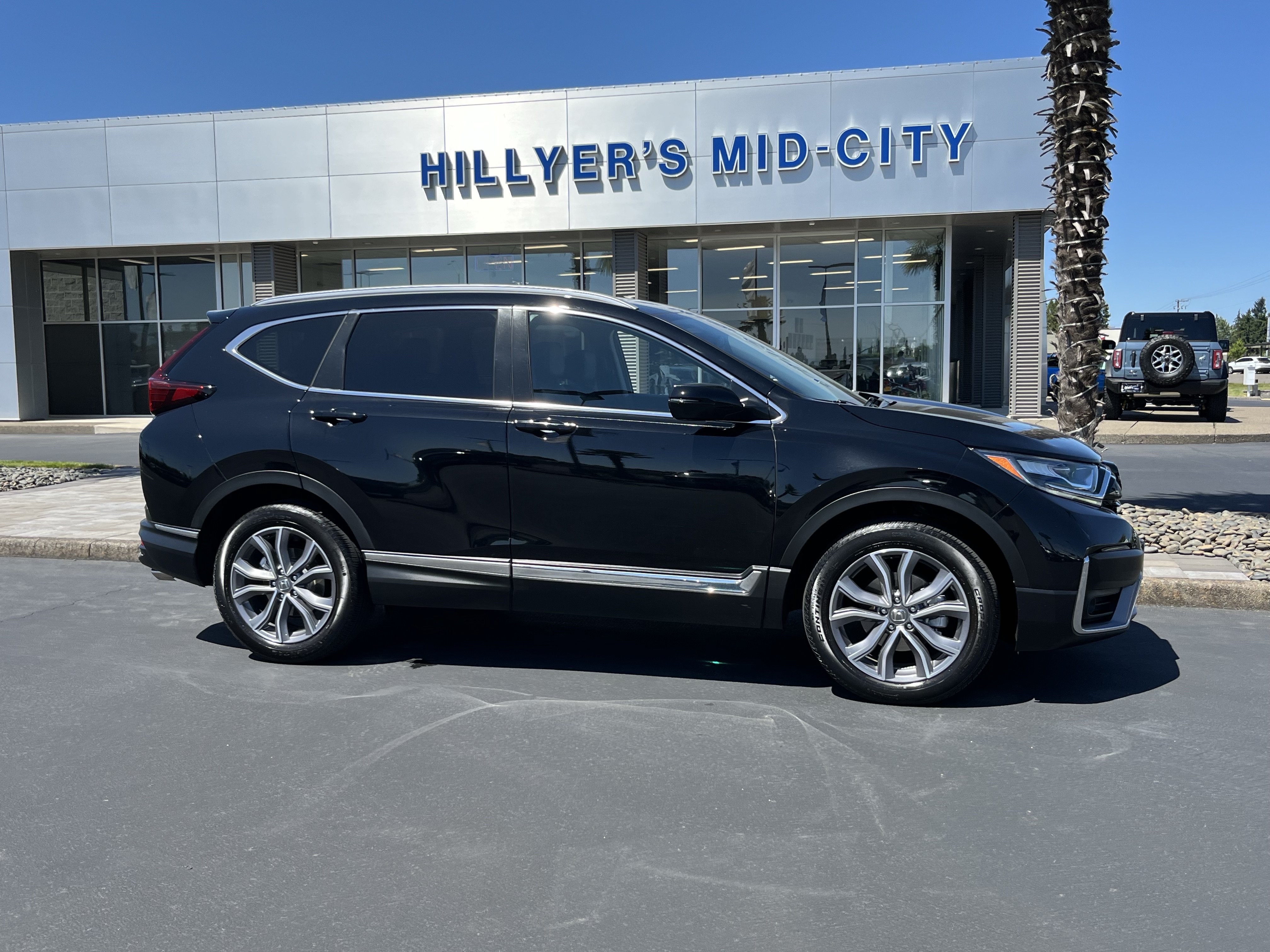 Used 2022 Honda CR-V Touring image 2