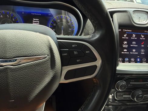 Used 2022 Chrysler 300 Touring L w/ Comfort Group RWD image 24