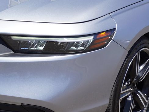 Used 2025 Honda Accord Sport image 2