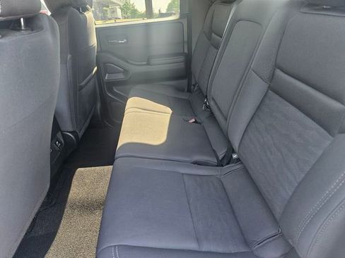 Used 2024 Nissan Frontier SV w/ SV Convenience Package image 15