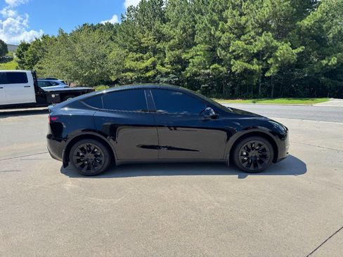 Used 2023 Tesla Model Y Long Range AWD/4WD image 6