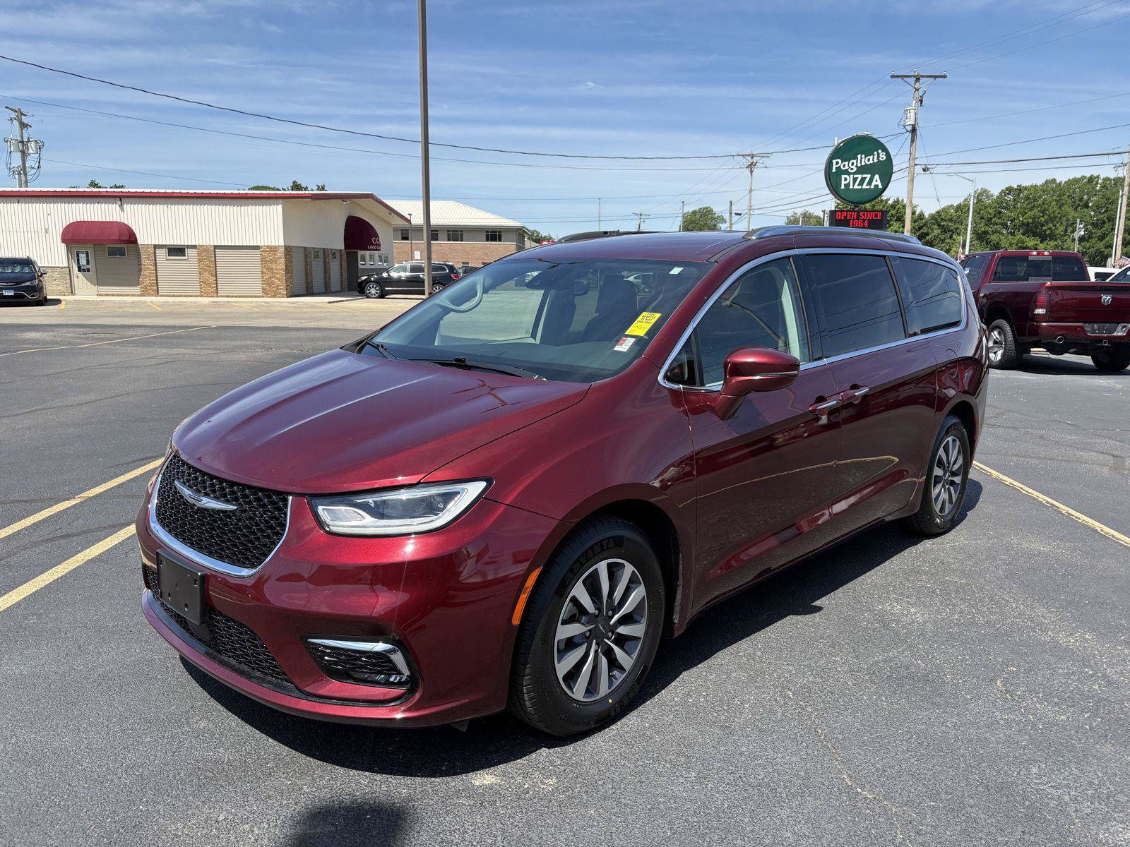 Used 2021 Chrysler Pacifica Touring-L FWD image 20