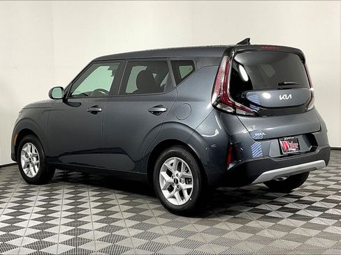 Used 2025 Kia Soul LX w/ LX Technology Package FWD image 4