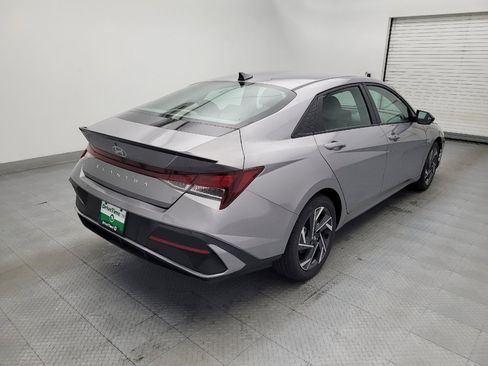 Used 2025 Hyundai Elantra Sport FWD image 9
