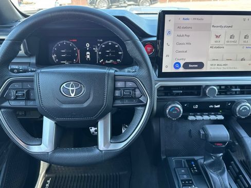 Used 2025 Toyota Tacoma TRD Sport AWD/4WD image 14