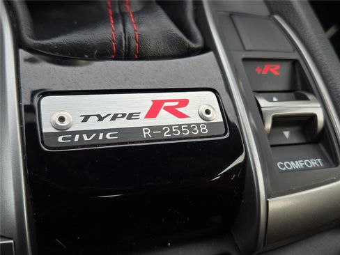 Used 2019 Honda Civic Type R image 10