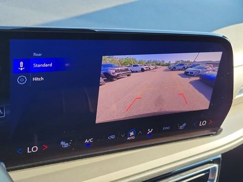 Certified 2025 Chevrolet Traverse LT FWD image 35