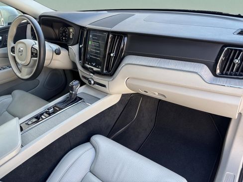 Used 2018 Volvo XC60 T6 Inscription w/ Luxury Seat Package image 19