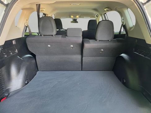 Used 2017 Toyota RAV4 LE FWD image 6