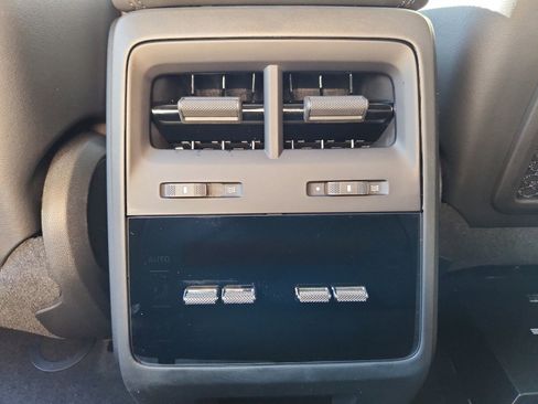 New 2026 Porsche Macan 4S Electric image 44