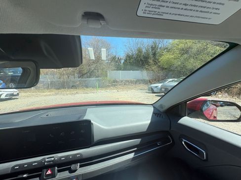 Used 2025 Kia K4 FWD image 33
