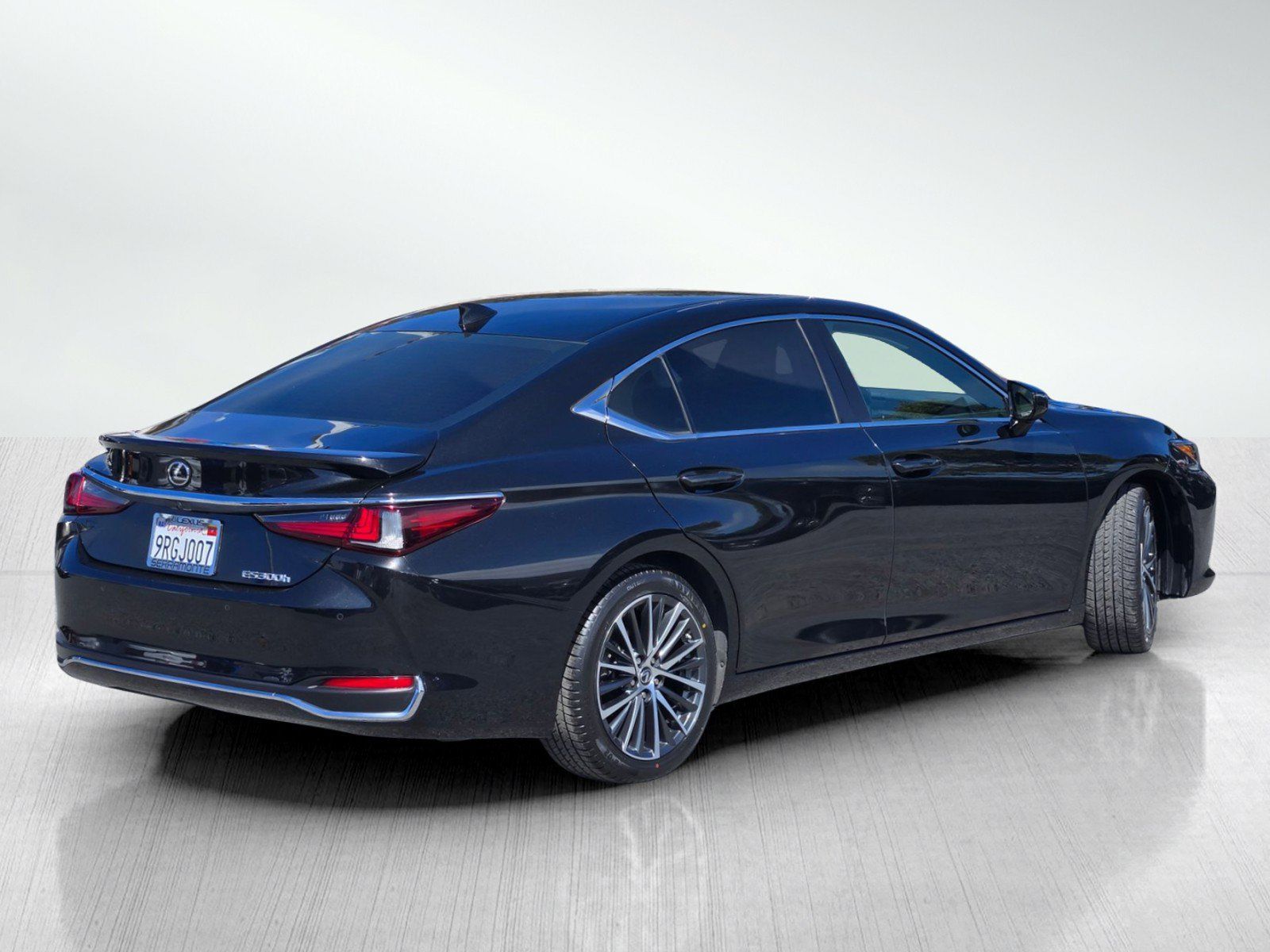 Used 2023 Lexus ES 300h w/ Premium Package FWD image 4