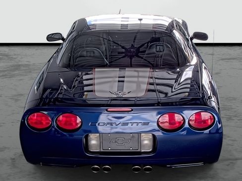 Used 2004 Chevrolet Corvette Z06 w/ Z06 Preferred Equipment Group RWD image 3