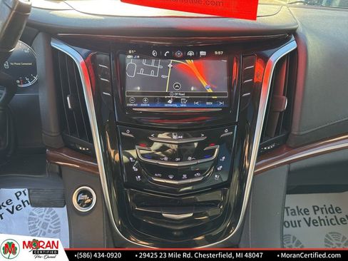 Used 2019 Cadillac Escalade Premium Luxury image 19