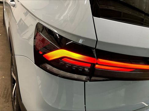 New 2026 Volkswagen Taos SEL image 25