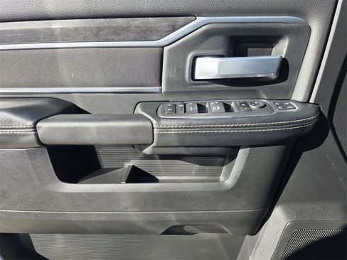 Used 2024 RAM 2500 Big Horn image 21
