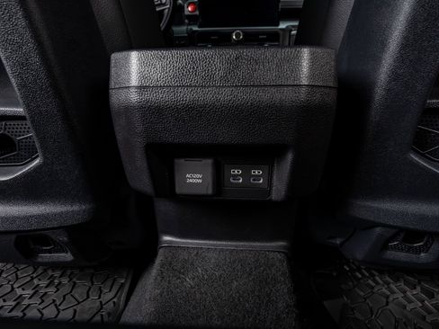 Used 2025 Toyota Tacoma TRD Pro image 32