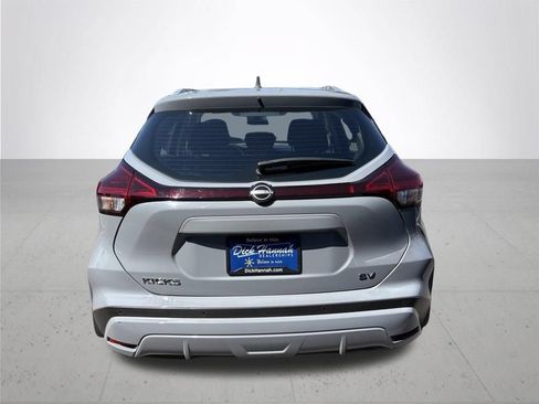 Used 2024 Nissan Kicks SV FWD image 6