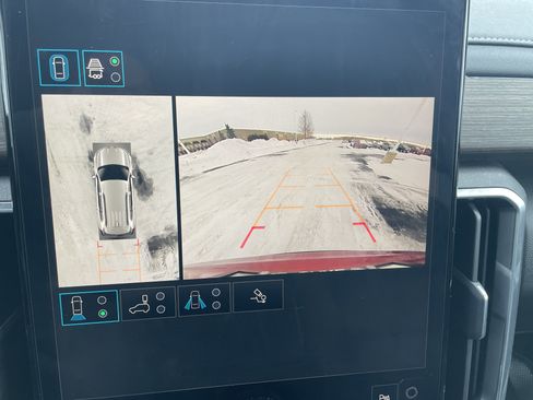 Certified 2025 GMC Acadia Denali w/ Super Cruise Package image 14