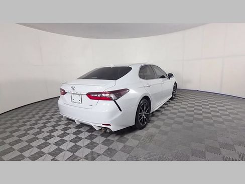 Used 2024 Toyota Camry SE FWD image 40