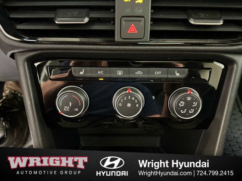 Used 2023 Volkswagen Taos SE w/ Panoramic Sunroof Package image 28