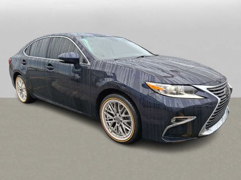 Used 2017 Lexus ES 350 image 3
