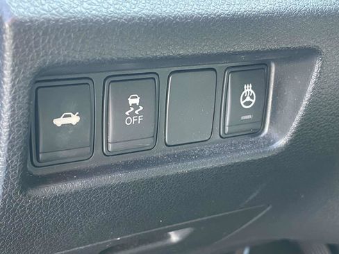 Used 2016 Nissan Altima 3.5 SL w/ 3.5 Technology Package FWD image 19