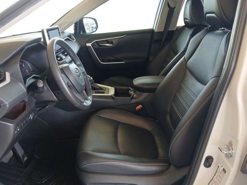 Used 2022 Toyota RAV4 Limited FWD image 9