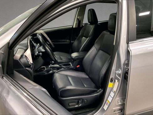Used 2018 Toyota RAV4 Limited AWD/4WD image 20