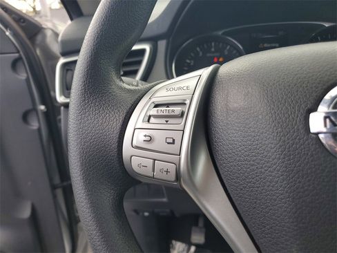 Used 2015 Nissan Rogue SV image 29