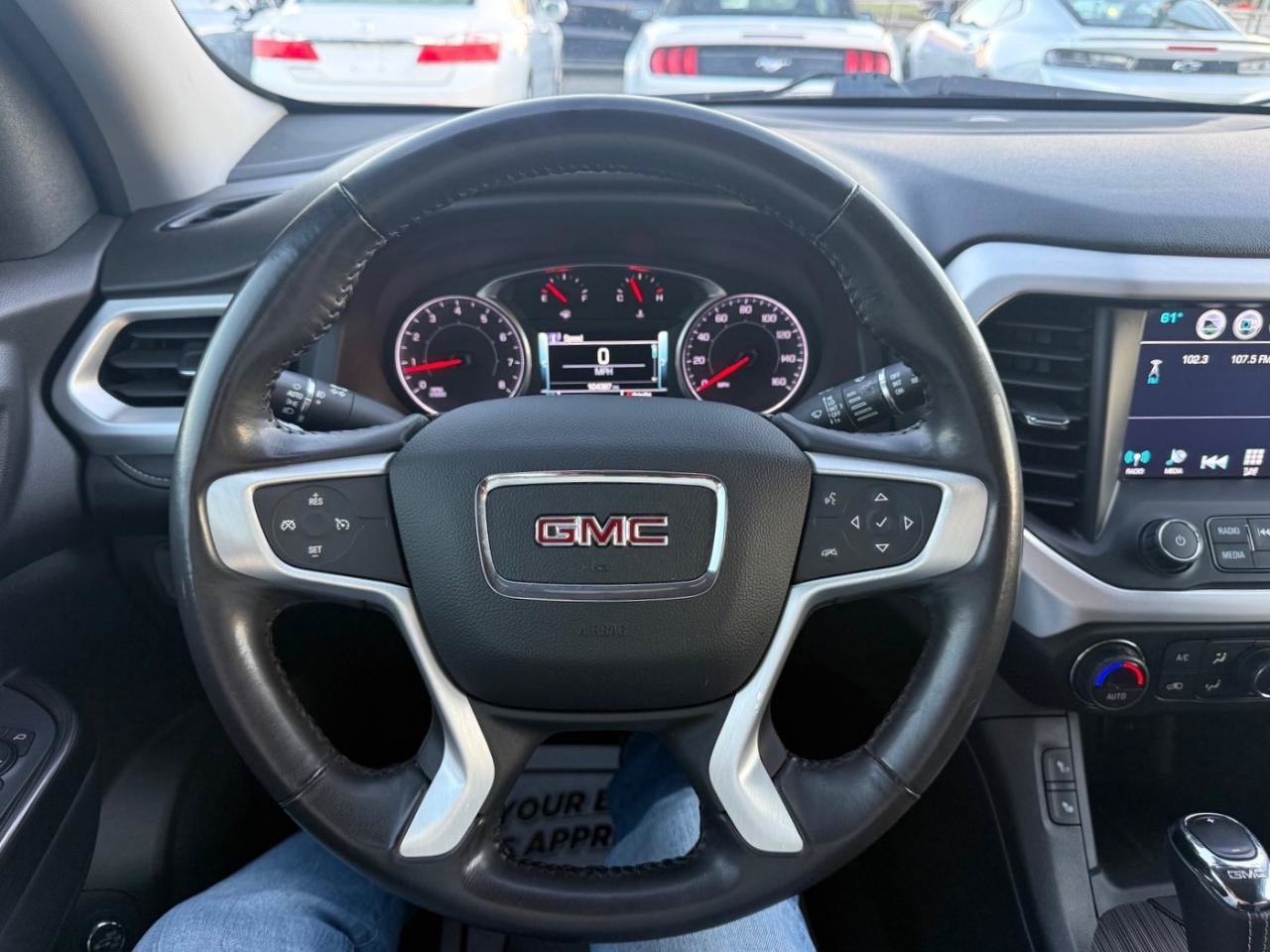 Used 2019 GMC Acadia SLT w/ Black Edition FWD image 17
