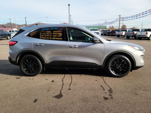 Used 2022 Ford Escape SE w/ Cold Weather Package image 25