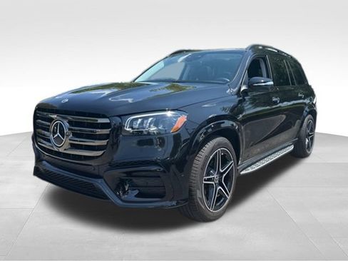 Used 2026 Mercedes-Benz GLS 450 4MATIC image 2