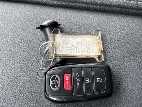 Used 2025 Toyota Grand Highlander XLE image 22