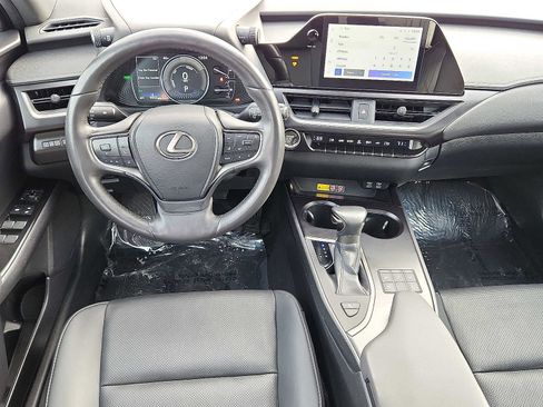 Used 2024 Lexus UX 250h Premium image 11